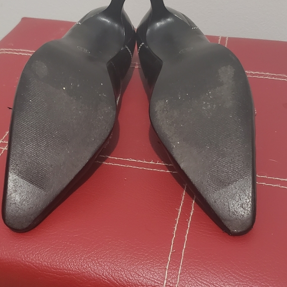 Shoes - Picture 5 of 9